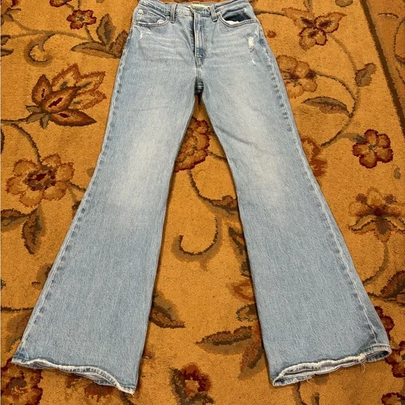 Levi's Light Blue Wide Leg Jeans - Picture 1 of 3